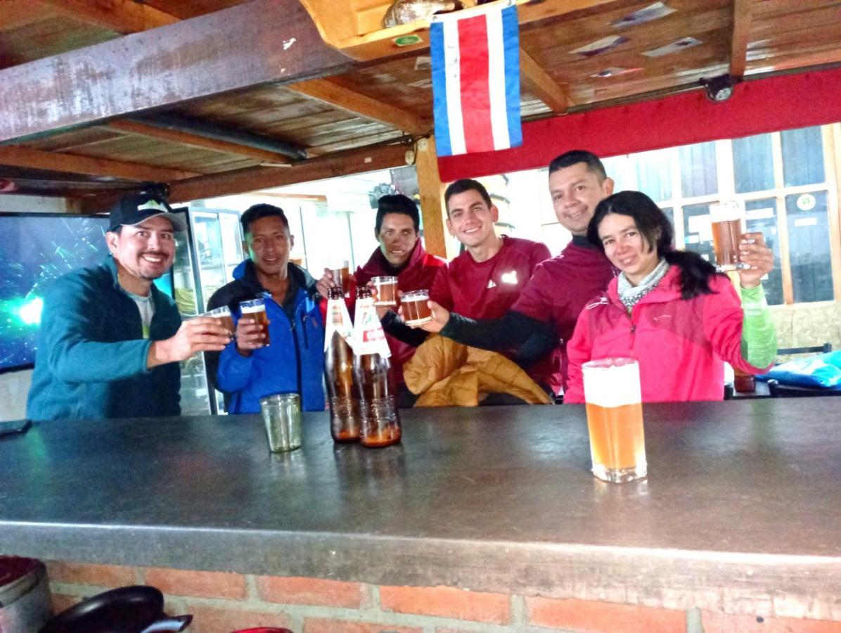 Andes Hostel Huaraz  Zewnętrze zdjęcie